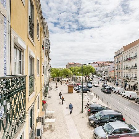 Superb Apartments Overlooking Graca In Lisbon Luaran gambar