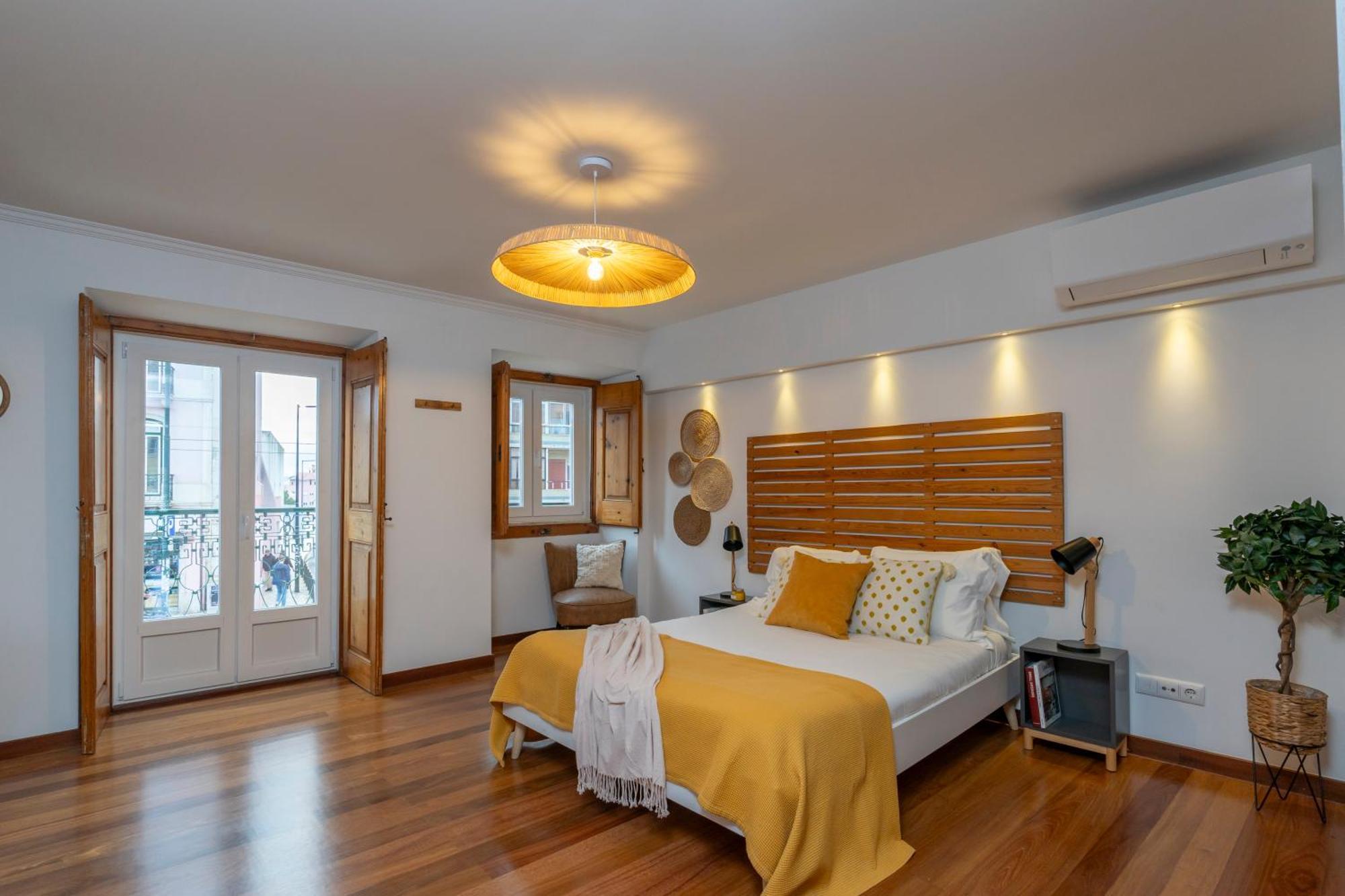 Superb Apartments Overlooking Graca In Lisbon Luaran gambar