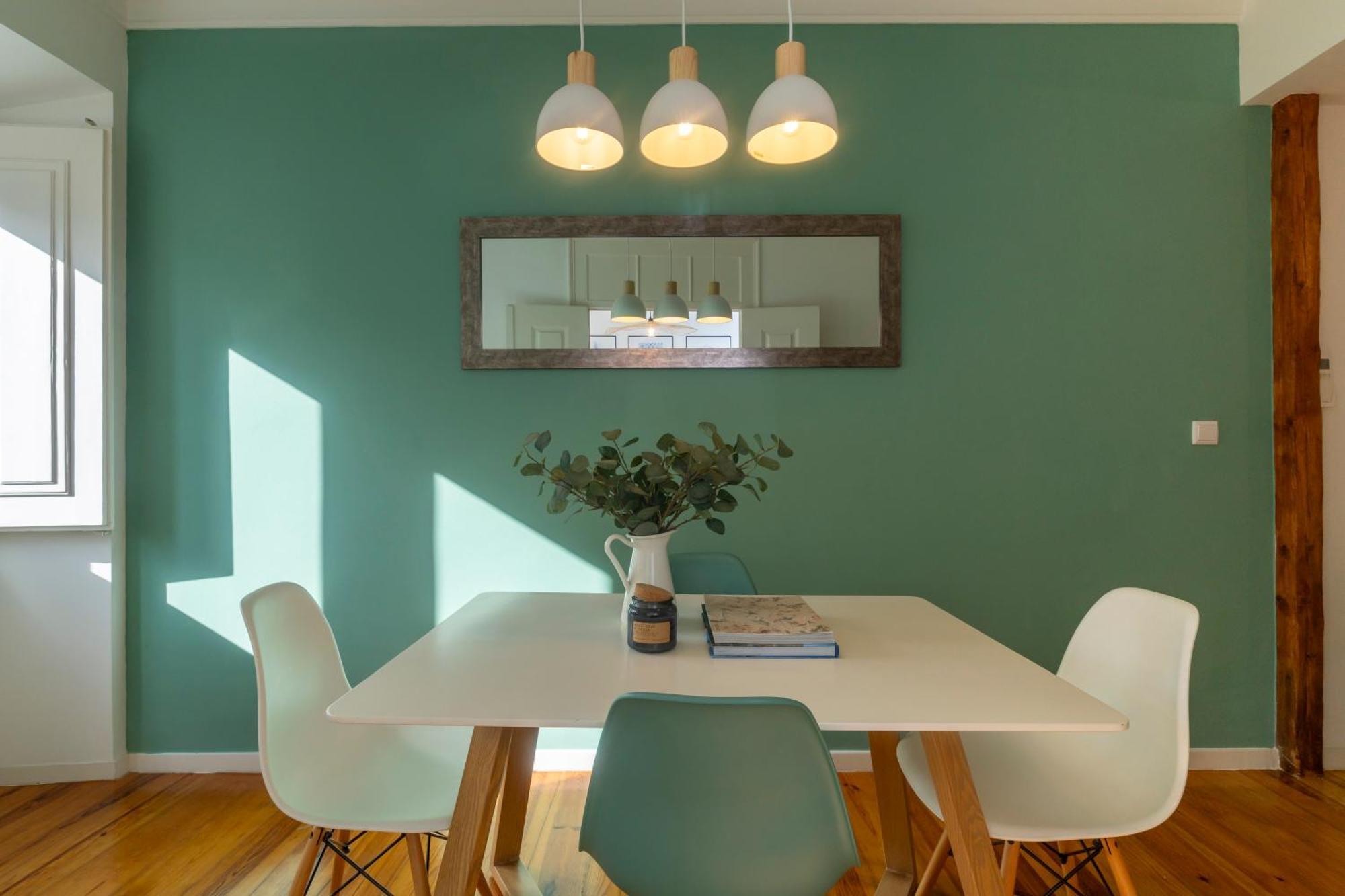 Superb Apartments Overlooking Graca In Lisbon Luaran gambar
