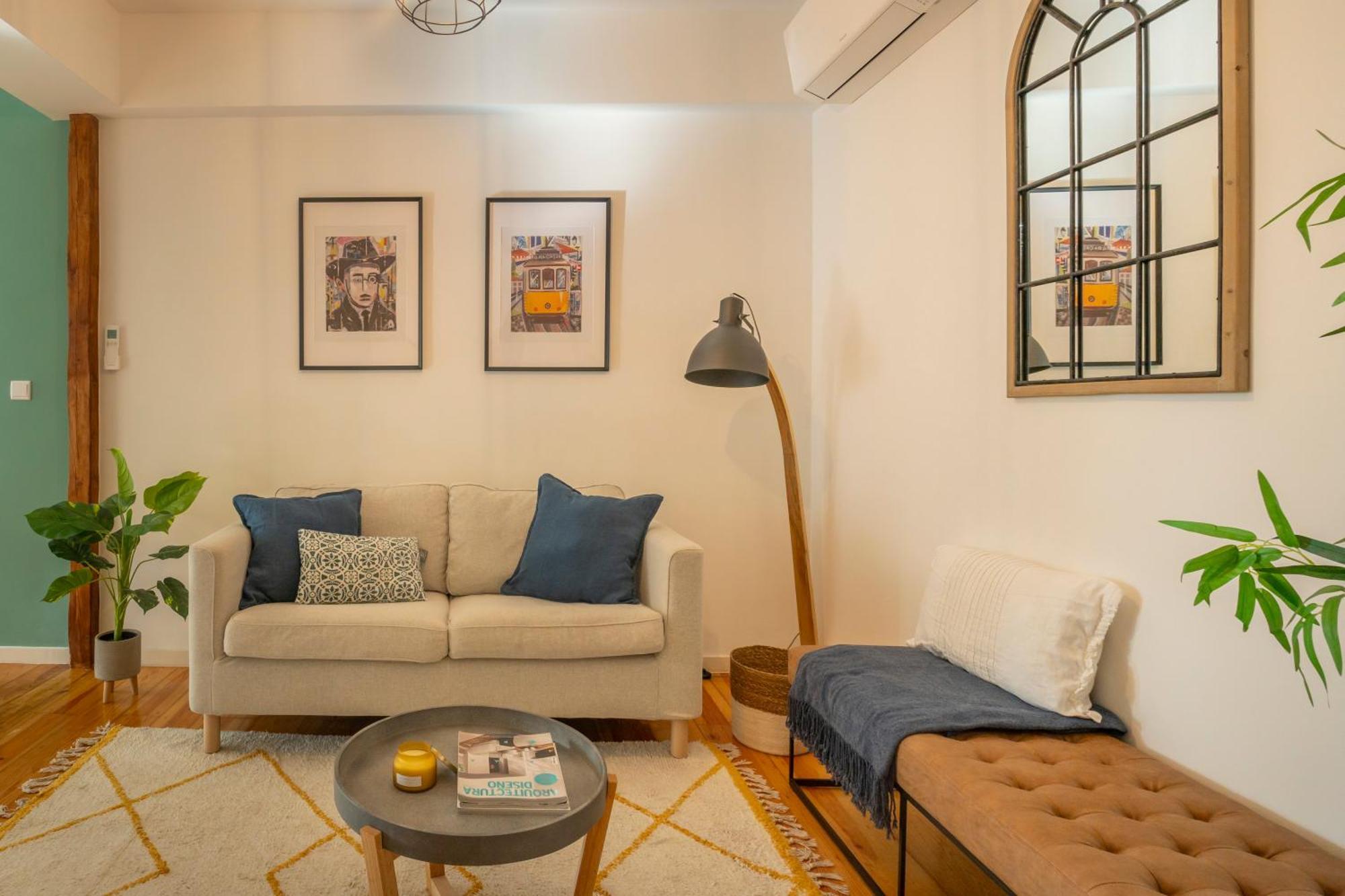 Superb Apartments Overlooking Graca In Lisbon Luaran gambar