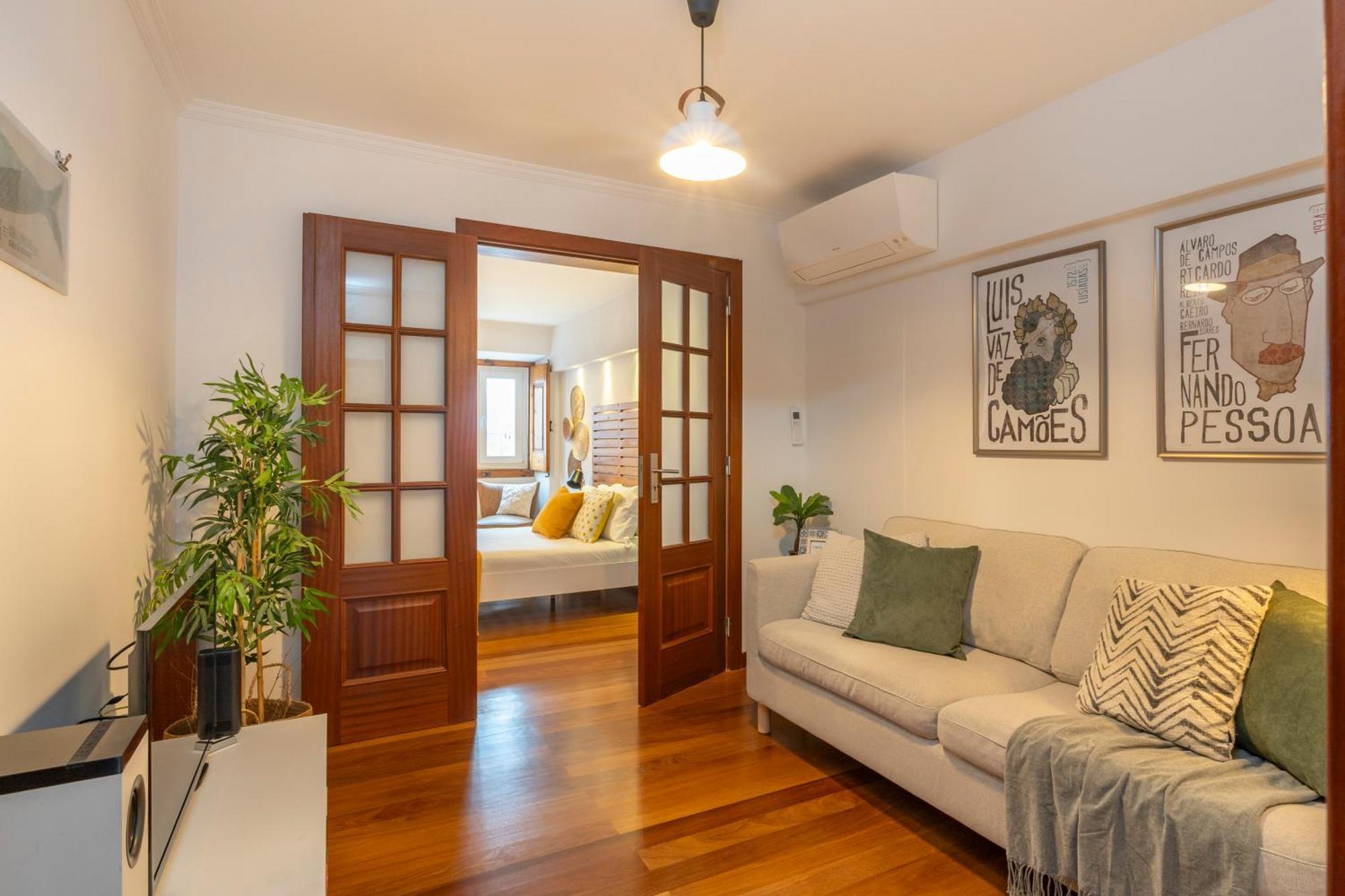 Superb Apartments Overlooking Graca In Lisbon Luaran gambar